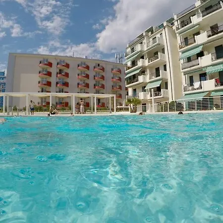 Apartment El Palmar Vista-mare E Vista-piscina Lido di Jesolo